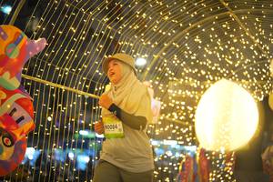 BIB: 90084
                            <button type="button" onclick="openModal(21750497)" class="btn btn-primary btn-sm float-right btn-popup" data-toggle="modal" data-target=".modal-high-quality">
                        <i class="fas fa-shopping-cart"></i> Add to Cart
                    </button>
                                            <button type="button" onclick="isThisMe(21750497, true)" class="btn btn-success btn-sm float-right btn-popup btn-isme hidden" data-toggle="tooltip" data-placement="bottom" title="นี่คือรูปของคุณใช่ไหม คลิกที่นี่เพื่อเอาเข้าอัลบั้ม">
                        <i class="fas fa-plus"></i> Add to album
                    </button>
                    <button type="button" onclick="isThisMe(21750497, false)" class="btn btn-warning btn-sm float-right btn-popup btn-isnotme hidden">
                        <i class="fas fa-ban"></i> Remove from album
                    </button>